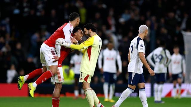 九游娱乐-【英超】埃泽与“水货”梅开，阿森纳4比1双杀热刺